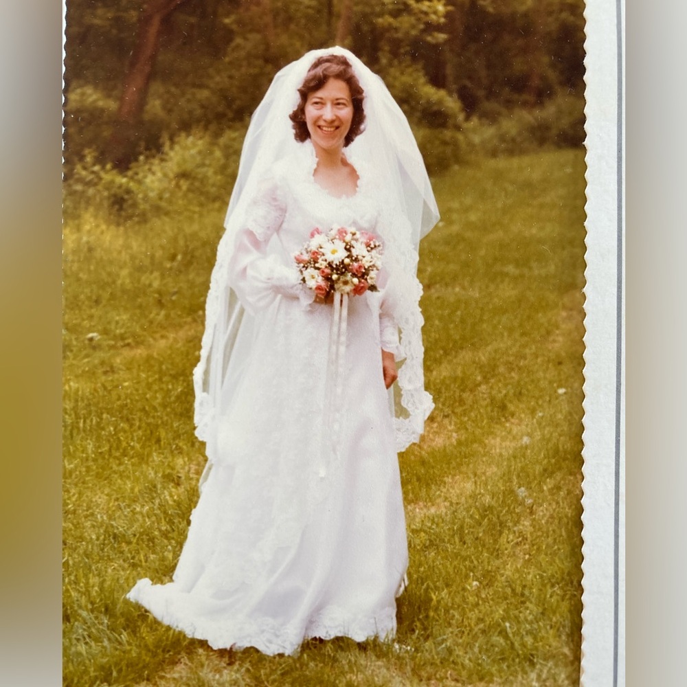 Vintage 1978 White Wedding Dress Lace Long Dress with Veil GORGEOUS